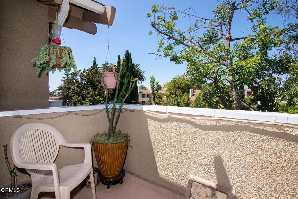 202 S Holliston Avenue 301, Pasadena, California 91106 home-pic-36